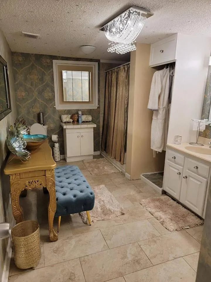 Cozy Oak Street Luxury Stay Port Wentworth 5*,  United States